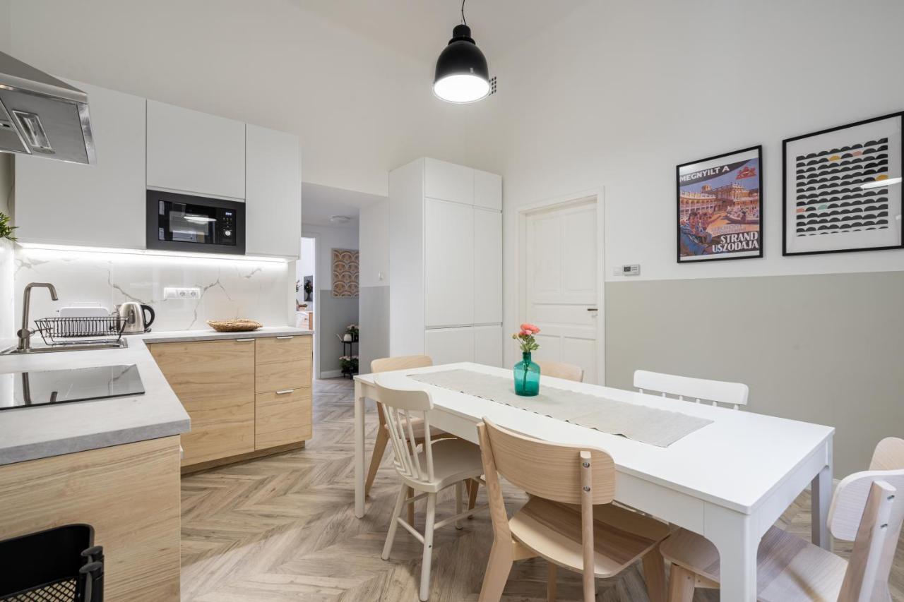 Atmos Glare Apartment Budapest Exterior photo